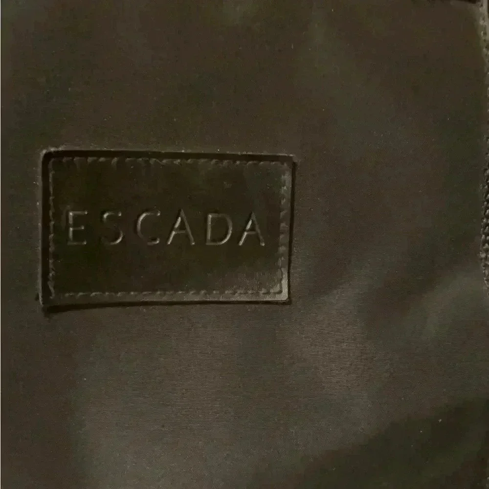 Escoda large travel bag waterproof, long adjustable straps fit a lot of stuff